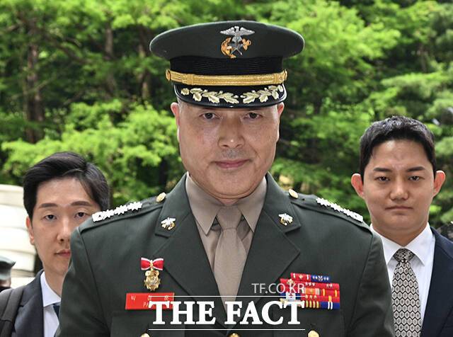 해병대 채 상병 순직 사건과 관련해 항명 등 혐의를 받는 박정훈 전 해병대 수사단장(대령)이 13일 오전 서울 서초구 서울고등법원에서 열린 항소심에 출석하고 있다. /박헌우 기자