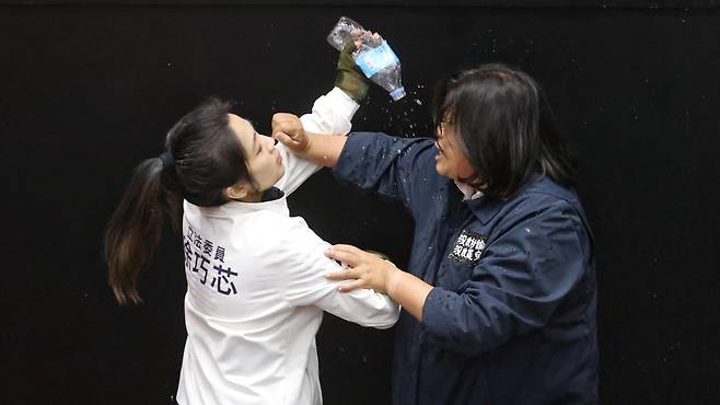 최근 몇 달 동안 정치적 교착이 심화하면서 대만 의원들 사이에 몸싸움이 벌어지기도 했다