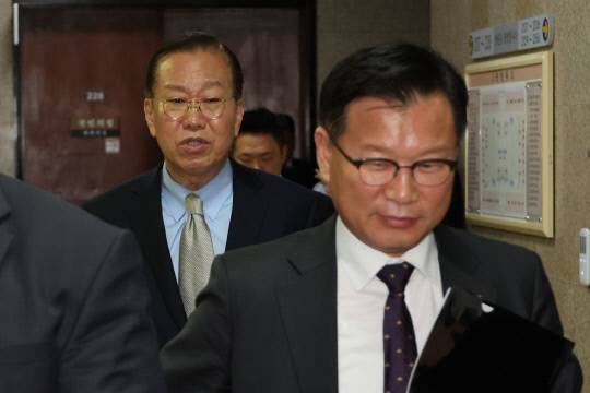 권영세 국민의힘 의원과 이양수 의원. 연합뉴스