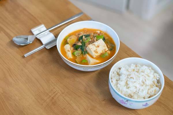 된장과 김치는 영양소가 풍부한 발효식품이지만 적정량을 섭취해야 건강 효능을 충분히 누릴 수 있다./사진=클립아트코리아