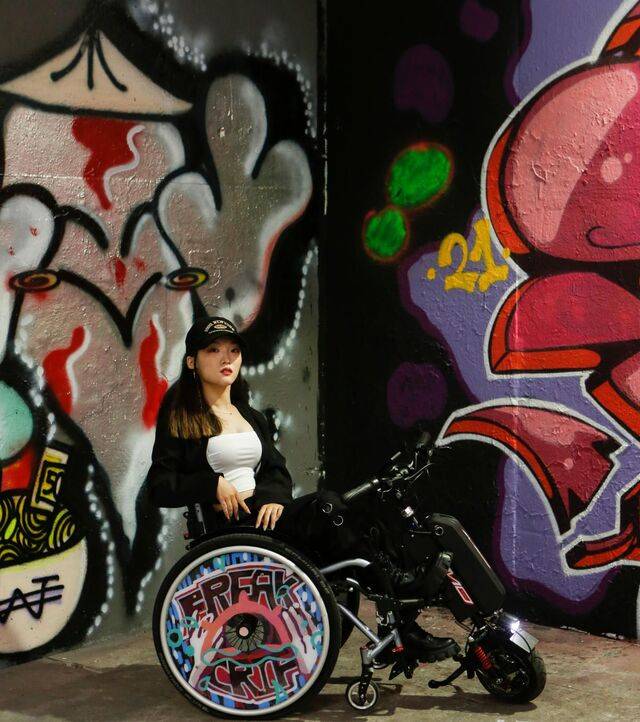 2021년 ‘이달의 휠체어’ 10월 프로젝트로 기획한 ‘그래피티 힙합 오토바이 휠체어’. 포토그래퍼 장모리