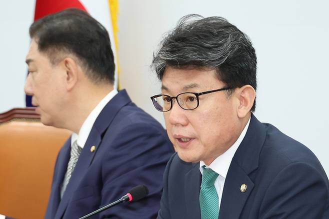 진성준 더불어민주당 정책위의장이 지난 17일 서울 여의도 국회에서 열린 정책조정회의에서 발언하고 있다. [사진 출처 = 연합뉴스]