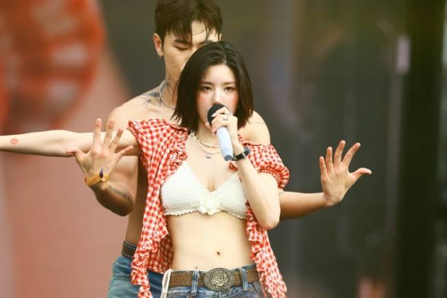 이른바 '워터밤 여신'으로 불리는 가수 권은비가 부산 공연에 불참한다. /사진=울림엔터테인먼트