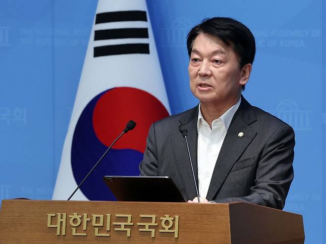 안철수 국민의힘 의원. 사진은 지난 7일 안 의원이 서울 여의도 국회 소통관에서 당의 혁신위원장 직을 사퇴하고 당대표 출마를 공식 선언하는 모습. 이상섭 기자