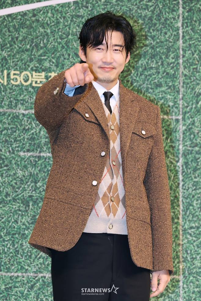 배우 윤계상이 25일 오후 서울 양천구 SBS 사옥에서 진행된 금토드라마 '트라이: 우리는 기적이 된다' 제작발표회에 참석해 포즈를 취하고 있다.  예측불허 괴짜감독 주가람과 만년 꼴찌 한양체고 럭비부가 전국체전 우승을 향해 질주하는 코믹 성장 스포츠 드라마 '트라이: 우리는 기적이 된다'는 오늘(25일) 첫 방송된다. /2025.07.25 /사진=이동훈 photoguy@