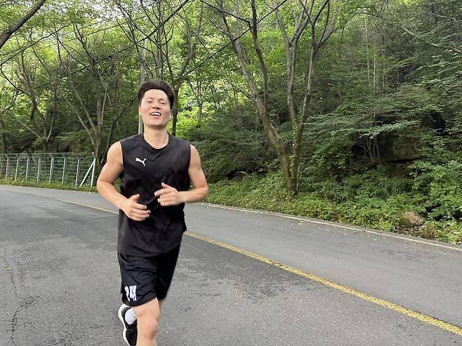 러닝 훈련 중인 아시아 쿼터 선수 에디 [한국전력 배구단 제공. 재판매 및 DB 금지]