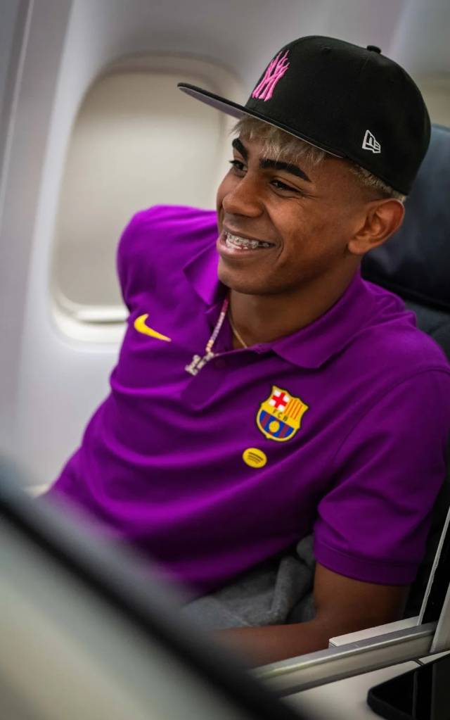 일본행 비행기를 탄 라말. FC바르셀로나 홈페이지
