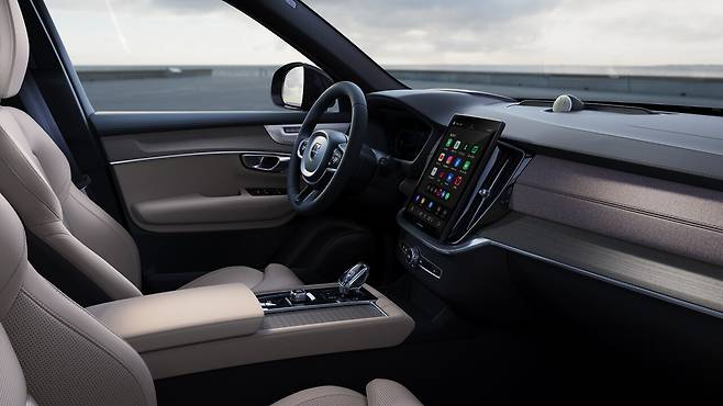 볼보 7인승 SUV `XC90`