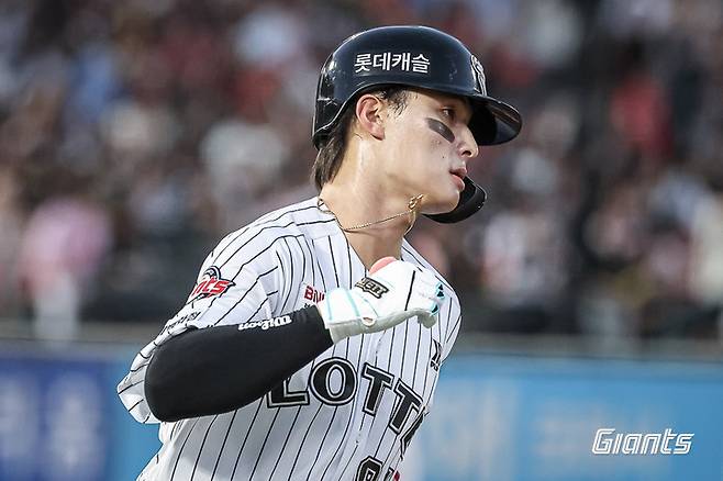 4회 2점 홈런을 기록한 롯데 자이언츠 윤동희