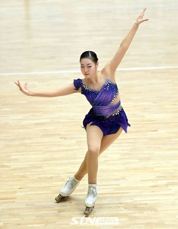 26일 제천체육관에서 치러진 '제20회 아시아 롤러스케이팅 선수권대회' 아티스틱 여자 주니어 인라인 프리 롱 프로그램에서 전지수(서울한광고)가 연기를 선보이고 있다. /사진(제천)=김종원 기자