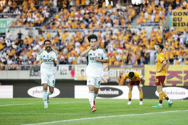 광주월드컵경기장/ K리그1/ 광주FC vs 전북현대모터스/ 전북 김진규 득점/ 골 세레머니/ 사진 정재훈