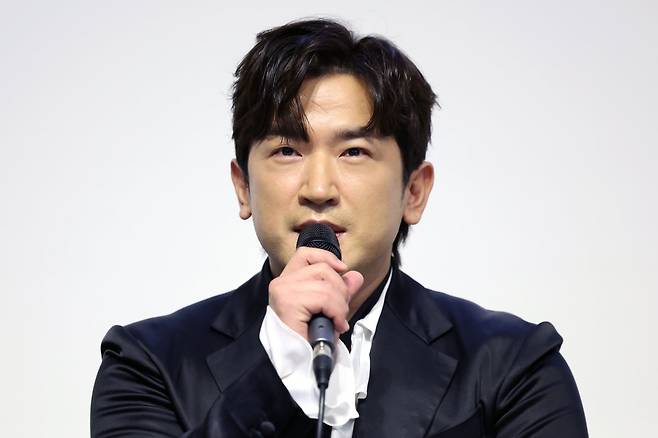 연극 ‘레미제라블’ 출연 배우 이민우(마리우스 역)가 30일 서울 강남구 더샵갤러리에서 제작발표회를 하고 있다. 2024.10.30.뉴시스