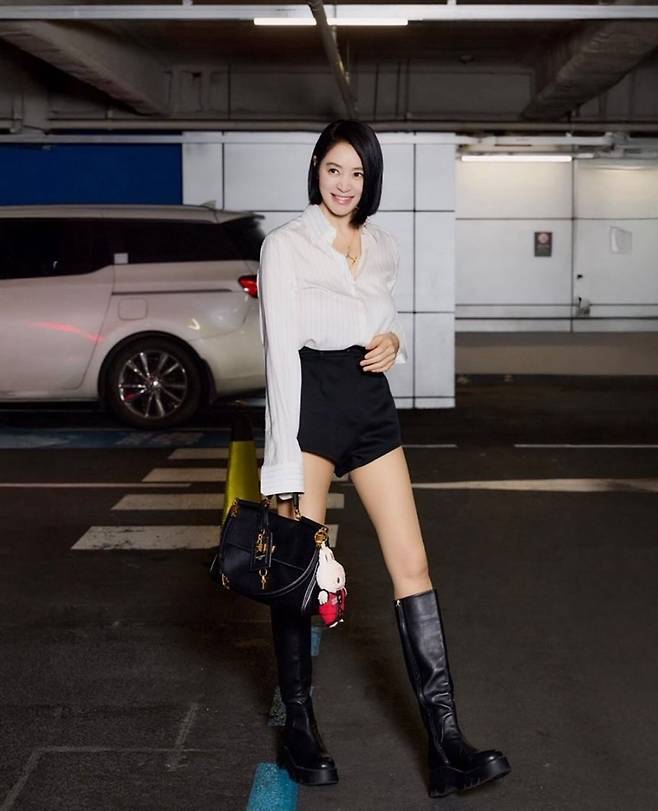 좀비딸 시사회 참석한 김혜수ㄷㄷ