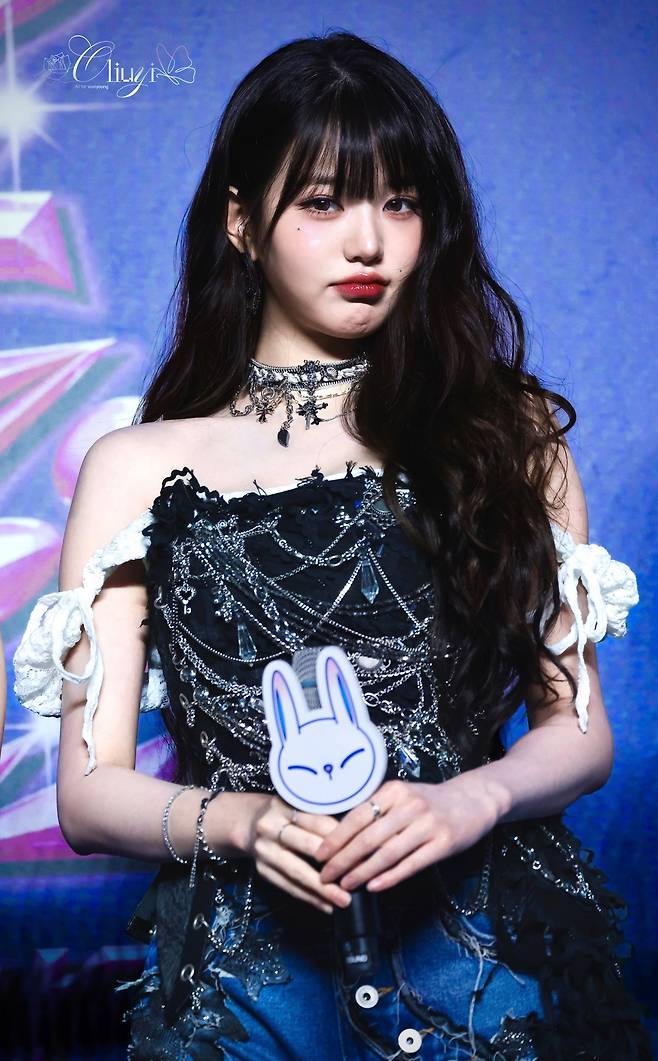 19.jpg 오늘자 SBS 가요대전 썸머 블루카펫 아이브 장원영