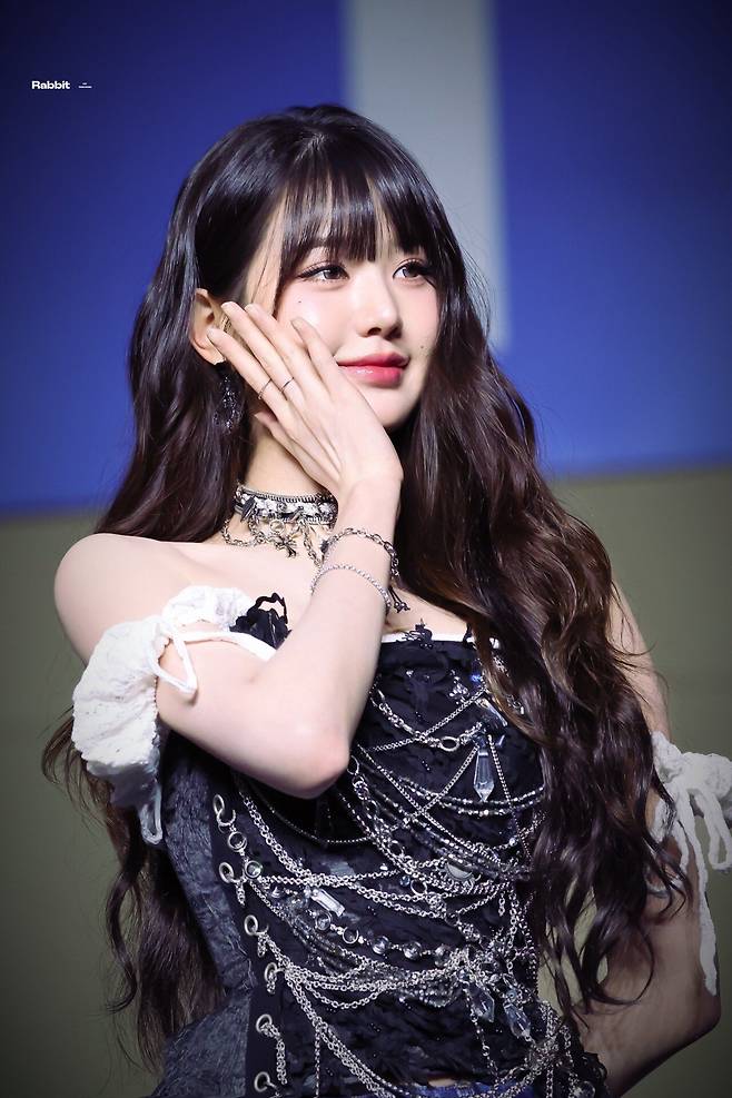 25.jpg 오늘자 SBS 가요대전 썸머 블루카펫 아이브 장원영