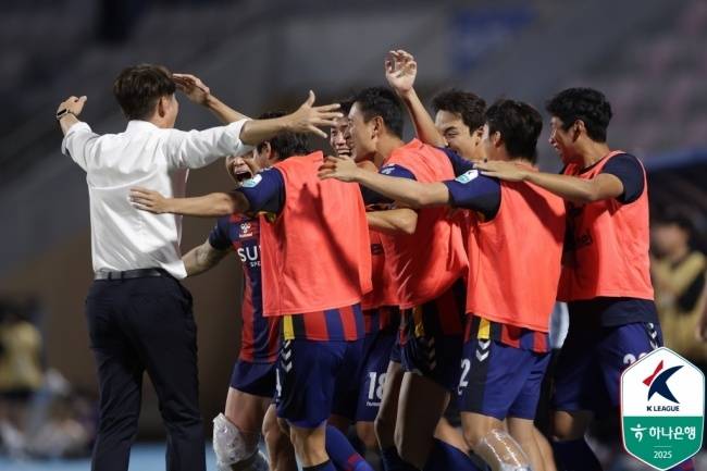 Photo = Professional Football Federation