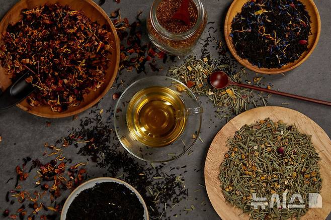 [서울=뉴시스] 중국 광시성의 전통차인 육보차를 꾸준히 섭취하면 대사증후군 환자에게 긍정적인 효과가 나타난다는 연구 결과가 나왔다.(사진=유토이미지) *재판매 및 DB금지*