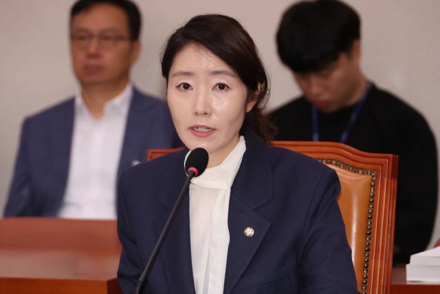 ▲강선우 여성가족부 장관 후보자가 14일 국회 여성가족위원회에서 열린 인사청문회에서 위원의 질문에 답하고 있다. ⓒ연합뉴스