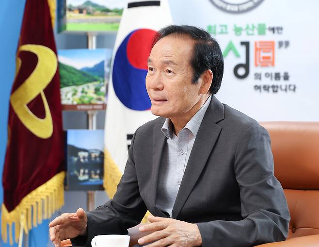 22일 경북 의성군청에서 김주수 의성군수가 시사저널과 인터뷰를 하고 있다. ⓒ시사저널 임준선