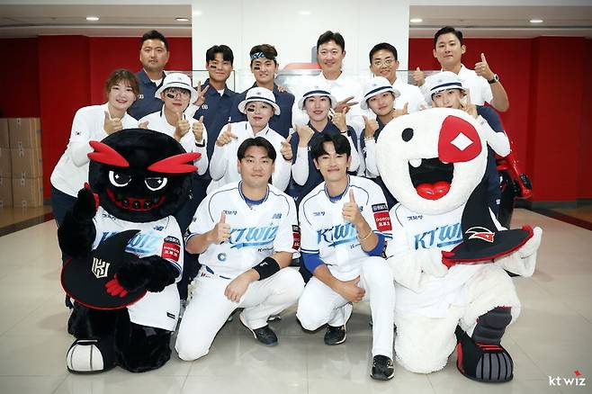 ▲ 양궁대표팀 소음 적응 훈련 ⓒKT 위즈
