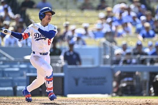 LA 다저스 김혜성과 보스턴 레드삭스 요시다 마사타카가 26일 미국 매사추세츠주 보스턴 펜웨이파크에서 한일 맞대결을 펼친다. 김혜성은 후반기 16타수 2안타로 부진한 가운데 요시다는 전반기 막판 부상 복귀 뒤 타격감을 점차 끌어 올리고 있다. 연합뉴스