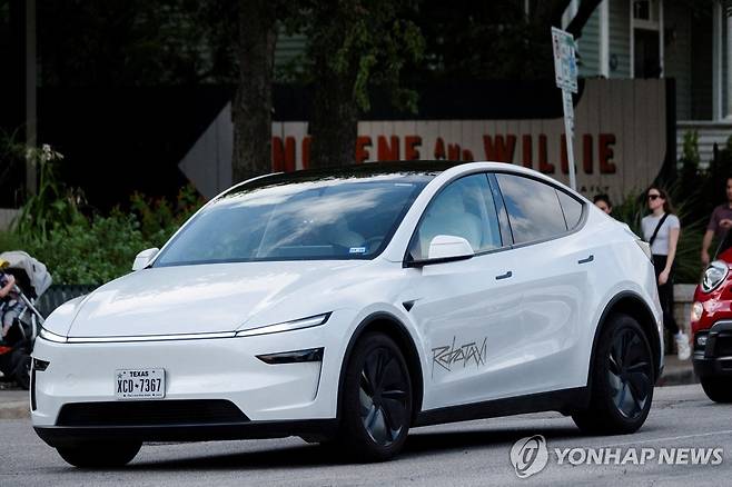 미 텍사스 오스틴에서 주행 중인 테슬라 로보택시 [로이터 연합뉴스 자료사진. 재판매 및 DB 금지]
