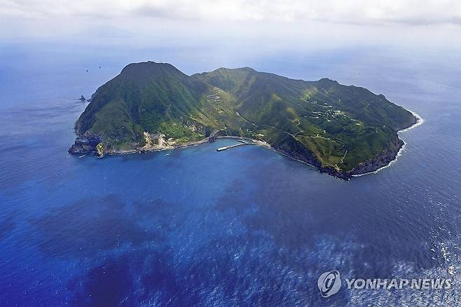 지진이 잇따라 발생한 일본 도카라 열도의 아쿠세키지마 [교도 연합뉴스 자료사진. 재판매 및 DB 금지]