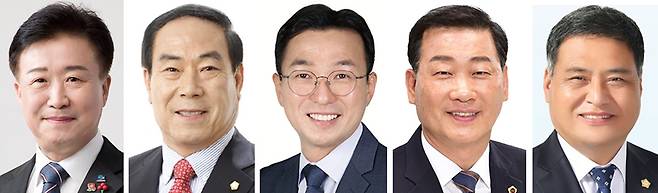 (사진 왼쪽부터) 정기명, 김영규, 서영학, 이광일, 주종섭  <현역·가나다 순>