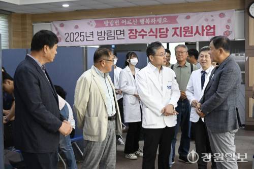 ◇서울대와 이화여대 의과대 연합 의료봉사동아리인 이울진료회가 지난 26일 평창 방림면 계촌리 복지회관에서 의료봉사활동을 했다.