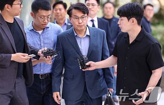 공천 개입 의혹을 받는 윤상현 국민의힘 의원이 27일 서울 종로구에 마련된 김건희 특검팀(특별검사 민중기) 사무실로 조사를 받기 위해 출석하고 있다. 2025.7.27/뉴스1 ⓒ News1 김도우 기자