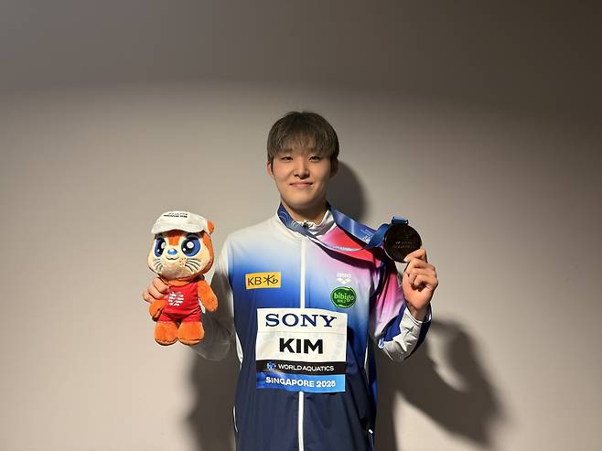김우민이 27일 열린 2025 싱가포르 세계수영선수권대회 남자 자유형 400m 결선에서 3분42초60의 기록으로 동메달을 획득했다. (올댓스포츠 제공)