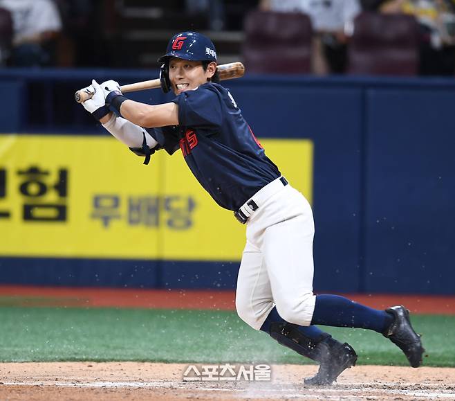 롯데 황성빈이 타격에 임하고 있다. 고척 | 최승섭기자 thunder@sportsseoul.com