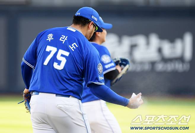 26일 수원KT위즈파크에서 열린 KBO리그 KT 위즈와 삼성 라이온즈의 경기. 삼성 후라도가 숨을 고르고 있다. 수원=박재만 기자 pjm@sportschosun.com/2025.07.26/