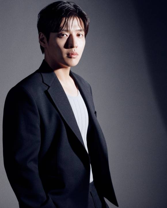 배우 강하늘이 작품의 흥과 망은 책임질 수 없지만 그날의 현장 분위기만큼은 자신이 좌지우지 하는 것이 아니나며 자신만의 연기 소신을 전했다. /넷플릭스