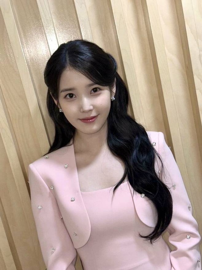 아이유 인천공항본부세관 홍보대사 위촉식