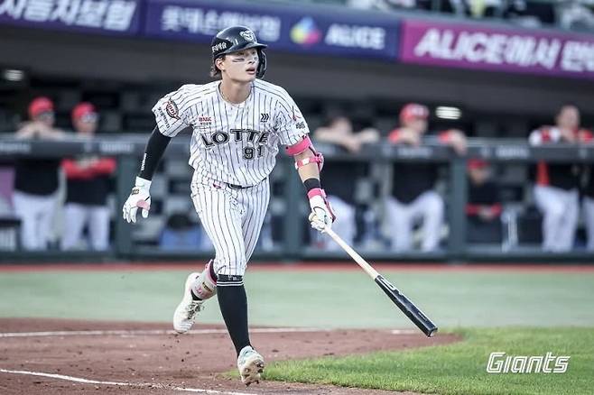 지난 18일 복귀 후 24타수 10안타를 때려낸 윤동희. 롯데자이언츠 제공