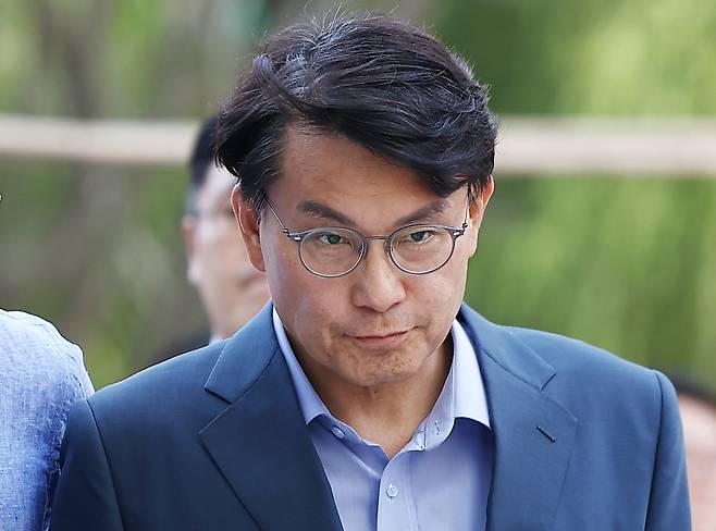 Rep. Yoon Sang-hyun of the People Power Party appears for questioning by the special counsel in Seoul on Sunday. (Yonhap)