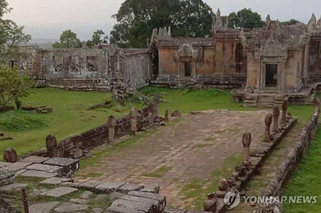 10세기께 캄보디아와 태국 국경 지대에 지어진 유네스코 세계문화유산 쁘레아비히어르 사원. AFP 연합뉴스