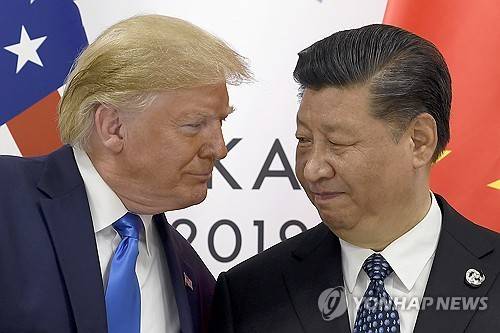 2019년 G20 정상회의에서 만난 트럼프와 시진핑 [AP=연합뉴스 제공]