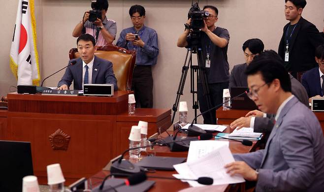 김용민 국회 법사위 법안심사제1소위원장이 25일 오후 서울 여의도 국회에서 열린 법제사법위원회 법안심사제1소위원회에서 발언을 하고 있다. (사진=뉴시스)