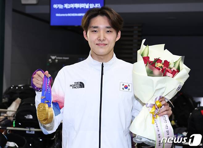 김우민은 2022 항저우 아시안게임에서 금메달 3개와 은메달 1개를 목에 걸었다. 2023.9.30/뉴스1 ⓒ News1 구윤성 기자