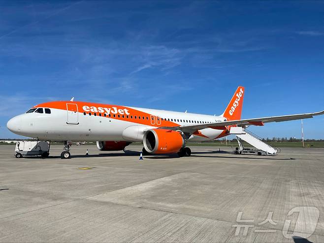 3월 31일(현지시간) 이지젯 에어버스 항공기가 영국 런던 사우스엔드 공항 활주로에 주기되어 있다. 2025.03.31. ⓒ 로이터=뉴스1 ⓒ News1 윤다정 기자