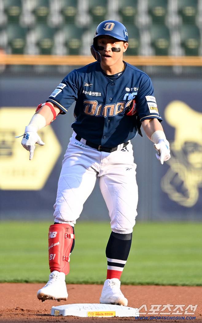 11일 잠실야구장에서 열린 NC와 두산의 더블헤더 2차전, 1회초 NC 손아섭이 2루타를 치고 기뻐하고 있다. 잠실=허상욱 기자wook@sportschosun.com/2025.05.11/