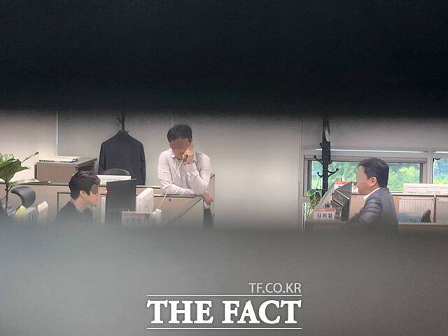 압수수색 진행에 가라앉은 분위기의 이준석 의원실.