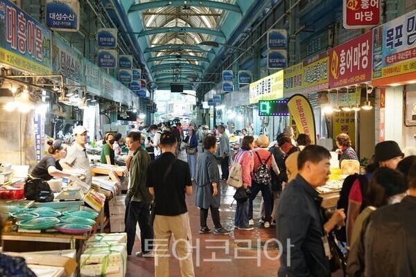 목포시가 경기침체로 위축된 민생경제 회복을 위해 소상공인 지원에 총력을 기울이고 있다. /사진-목포시