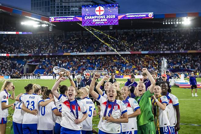 2025 여자 유로 우승을 차지한 잉글랜드. 사진=EPA 연합뉴스