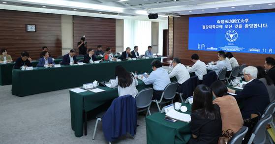 1일 평화오디세이 방문단이 저장대를 찾아 간담회를 진행했다. 장진영 기자