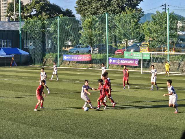 ▲ 27일 평창 진부면민체육공원에서 원주SMC축구센터U15와 춘천시체육회U15후평중의 2025 금강대기 전국 중학교 축구대회 와일드카드전이 열렸다.