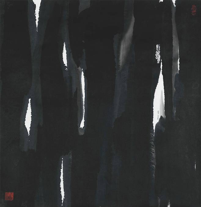 우관중의 ‘먹물의 바다에서 정신을 가다듬다’(1995). 예술의전당 제공