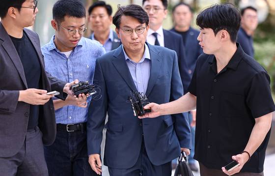 People Power Party Rep. Yoon Sang-hyun attends a questioning by the special counsel team investigating former first lady Kim Keon Hee at the counsel headquarters in Jongno District, central Seoul, on July 27. [NEWS1]